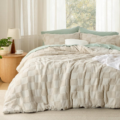 Bedsure Queen Size Comforter Set Olive Green, Boho Tufted Bed Set, Checkered Farmhouse Shabby Chic Bedding, 3 Pieces, 1 Plaid Geometric Comforter and 2 Pillow Shams
