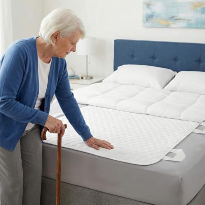 Ultra Soft 4-Layer Washable And Reusable Incontinence Bed Pads With 4 Convenient Handles To Assist In Home Health Care, 34X36 Inch