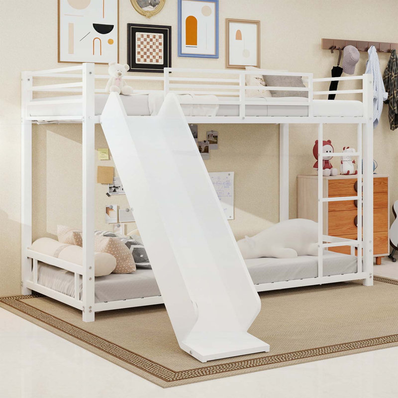 Lit superposé simple robuste en métal avec glissade - Conception peu encombrante pour les enfants et les adolescents, cadre durable pour jouer et dormir, assemblage facile, disponible en blanc