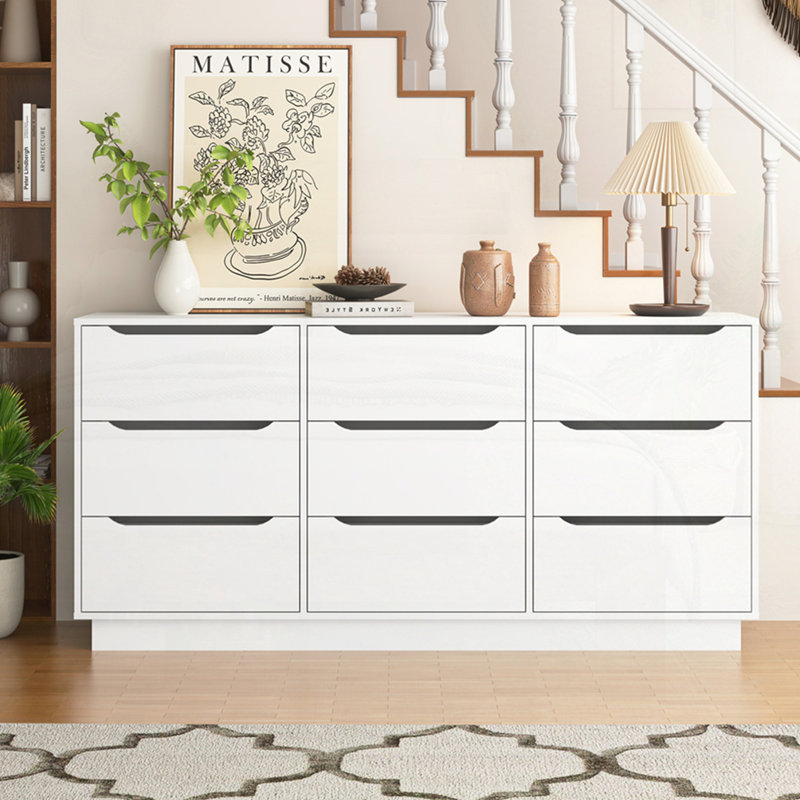 Longue commode avec 9 tiroirs
