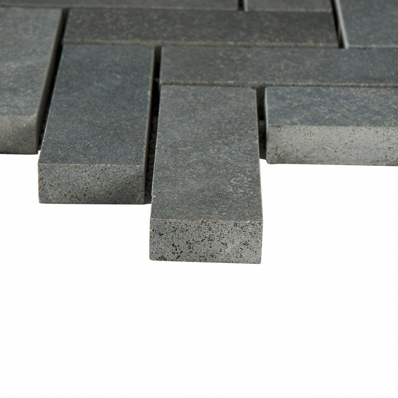 Carreau de mosaïque de mur et de plancher en basalte 1 "x 3" Highland