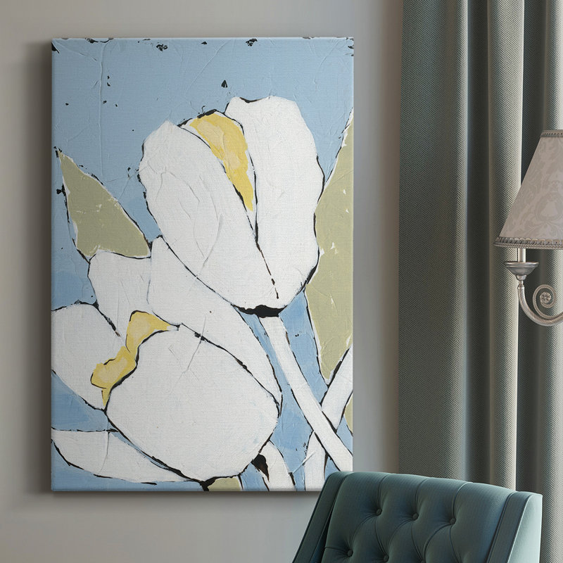 «White Tulip Triptych I», peinture sur toile tendue, H 18 po x l 12 po x P 1 po