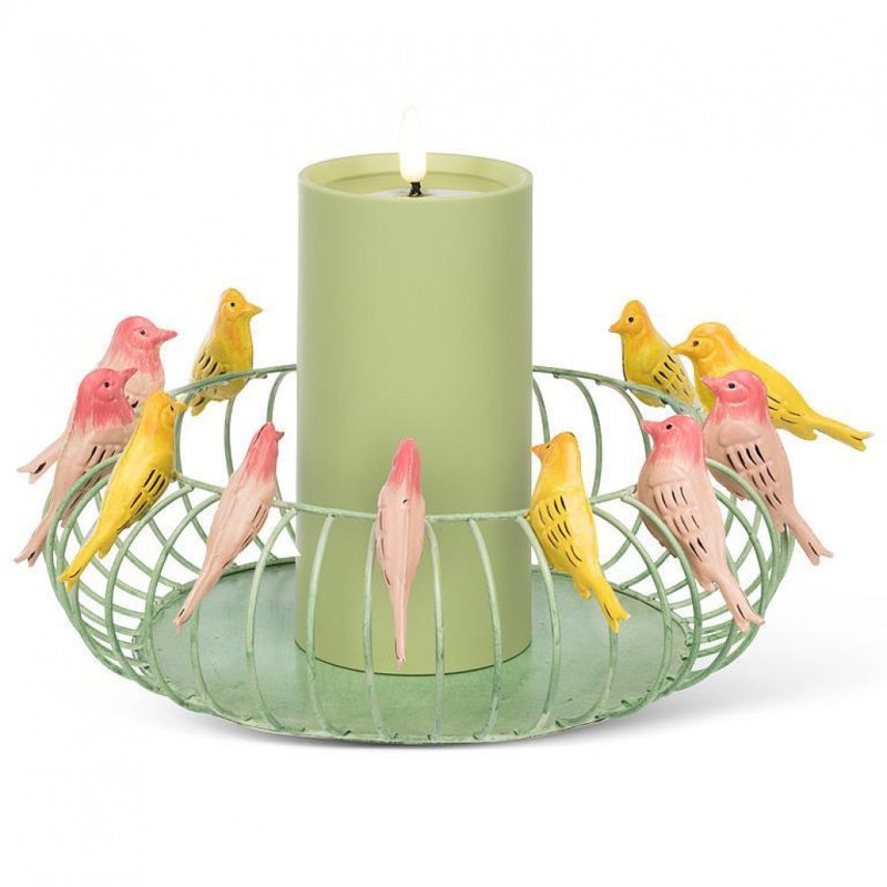 Oiseaux sur un support rond en fil métallique