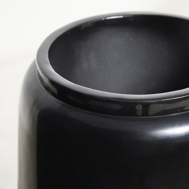 Vase de plancher en résine Mabe, H 30,25 po x l 16 po x P 16,25 po, Noir