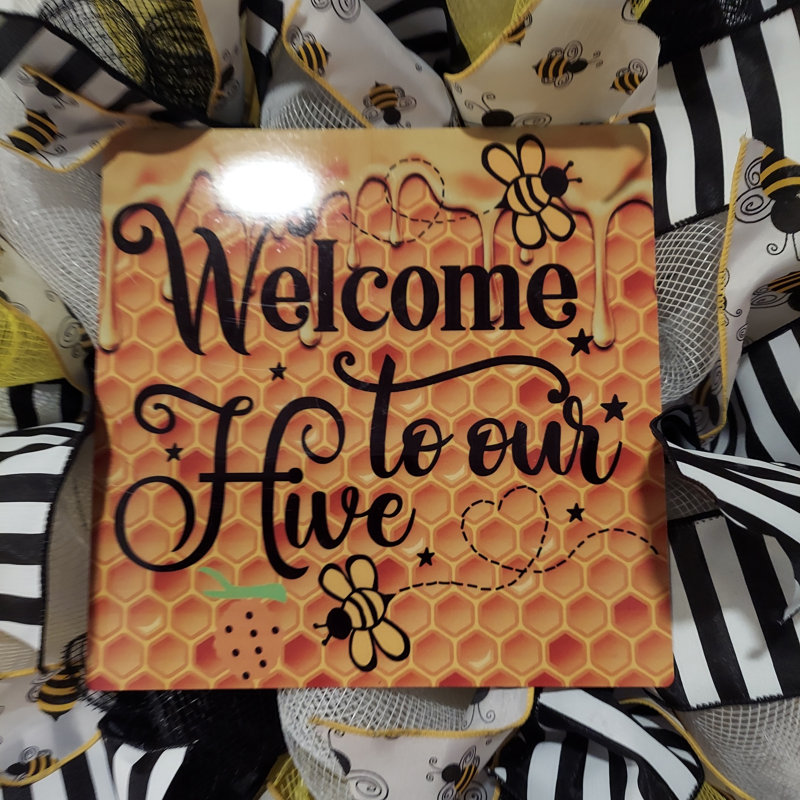 Welcome to Our Hive Bee - couronne décorative en maille 22 po