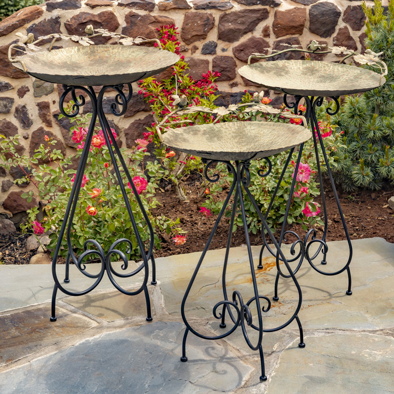 Emaliya Iron Birdbath