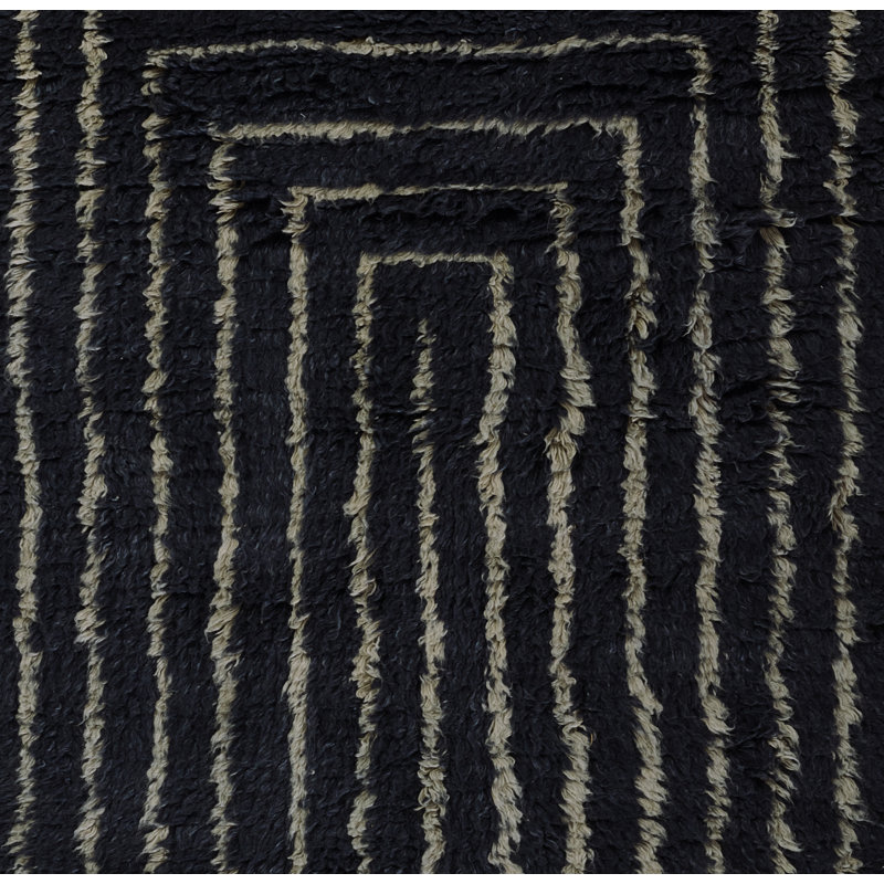 Wool Geometric Area Rug in Navy/Beige, Rectangle 5' x 8'
