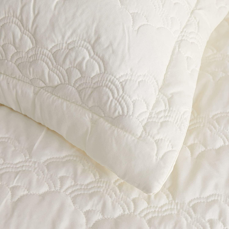 Quilted Quilt Set for Queen Beds (Cloud), Queen Coverlet / Bedspread + 2 Shams, White