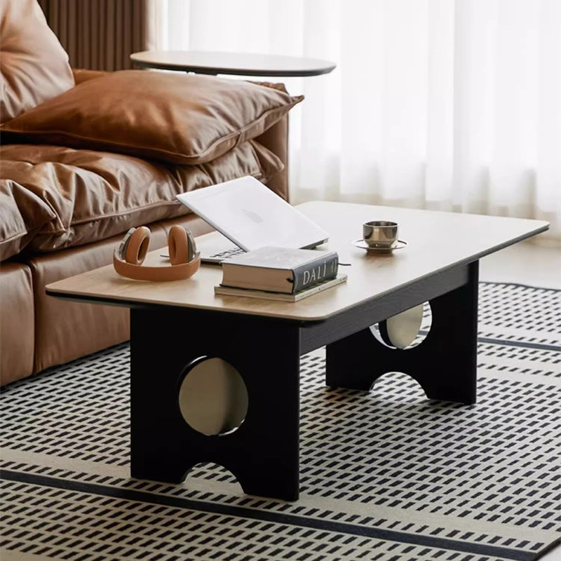 Table basse légère et luxueuse