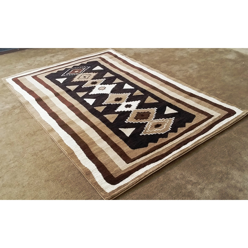 Tapis noir à motif géométrique Mertens, 5 pi 3 po x 7 pi 2 po