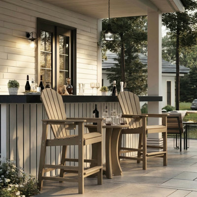 Chaise à hauteur de bar fabriquée en ergonomique pour une chaise d'extérieur confortable et près de la piscine