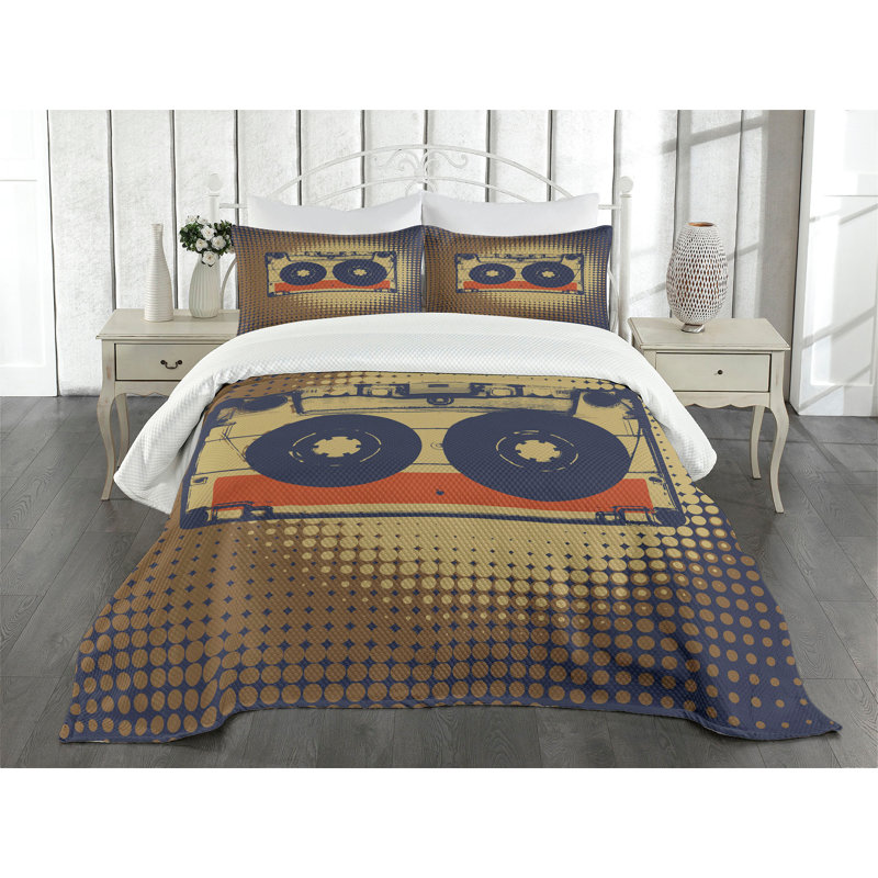 White Quilted Queen Bedspread Set with Pillow Shams