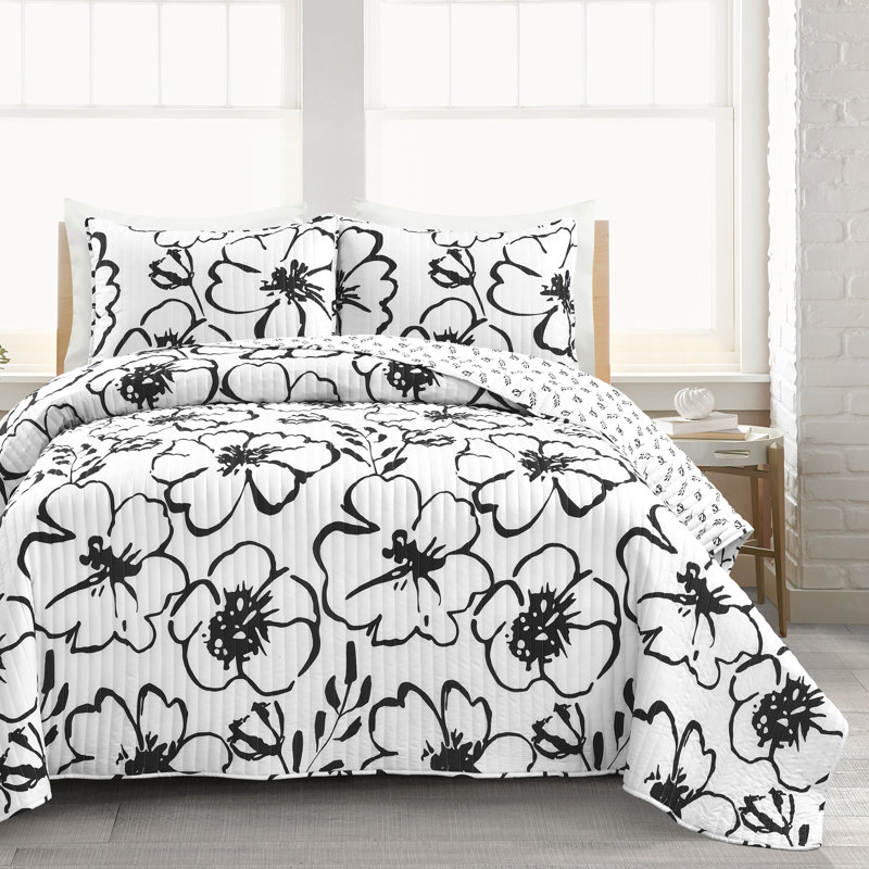 Scandinavian Reversible Floral Quilt Set, Full/Double Quilt + 2 Shams, Black/White