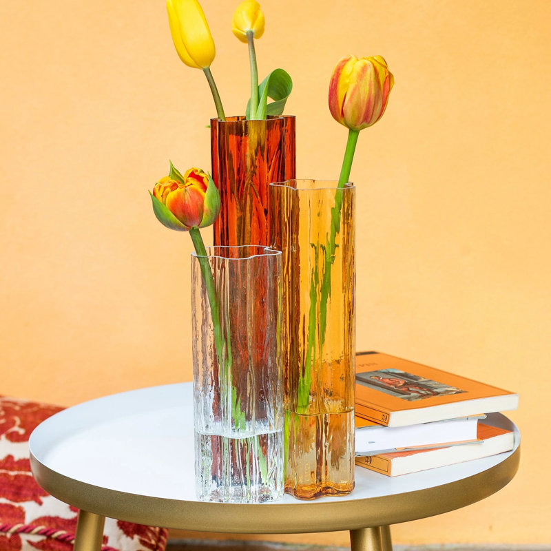 Vase en verre Flora, Ambre