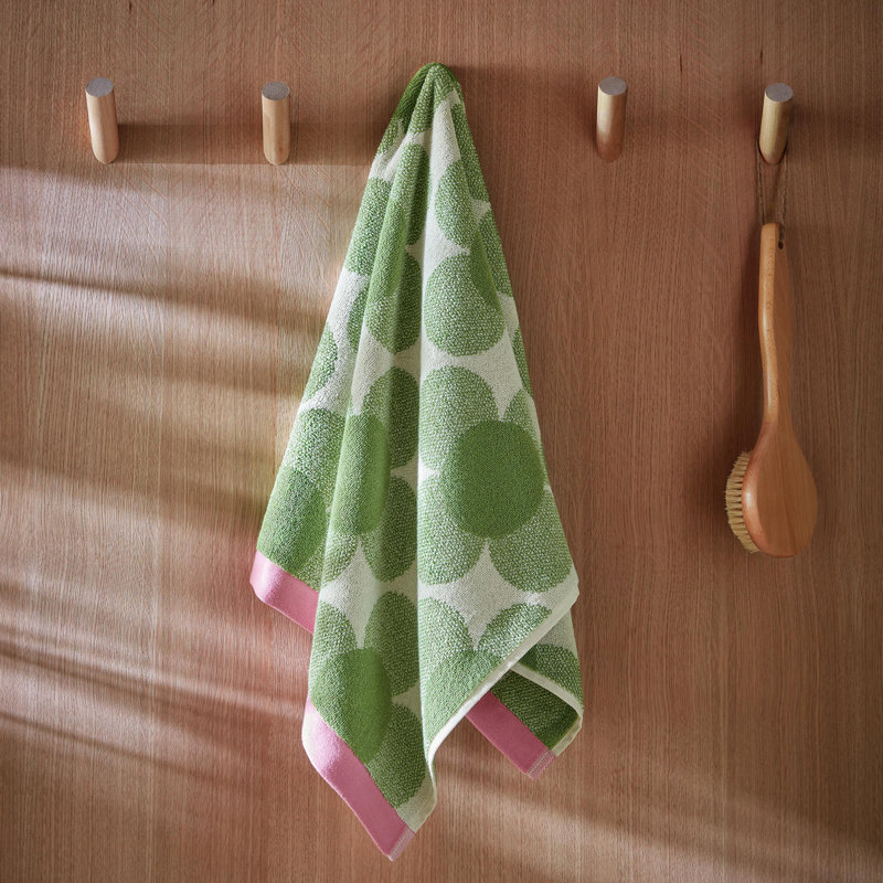 Retro Flower Towels, 38" H x 35" W x 4" D