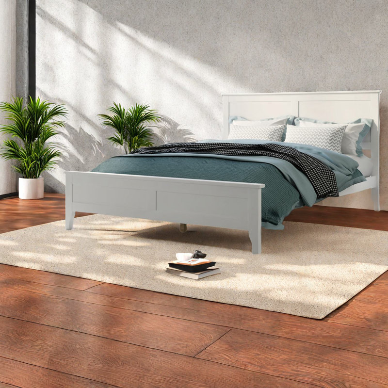Très grand lit en bois massif durable, conception moderne, chambre à coucher confortable