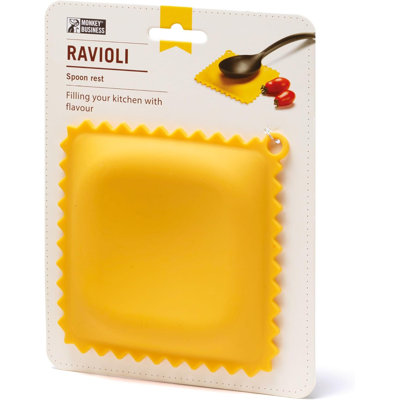 Le repose-cuillère en forme de ravioli The Original | Repose-cuillère pour comptoir de cuisine | Accessoires de cuisine cool et mignons | d'une collection de différents gadgets de cuisine uniques en forme de pâtes | par Monkey Business