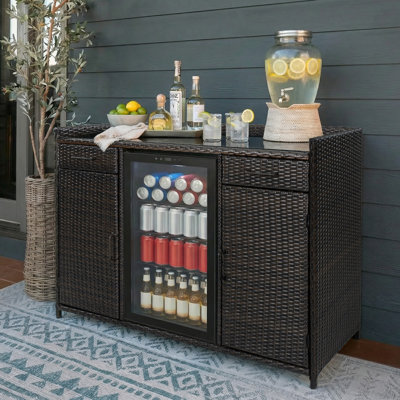 Armoire-bar en osier de 53,5 po avec mini espace réfrigérateur, bar à café toutes saisons et station de boissons avec tablettes réglables