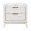 Table de chevet 2 en blanc antique pour une configuration de chambre à coucher contemporaine - matériau en bois