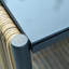 Table d'extérieur pour 2 avec coussins gris et rangement fonctionnel