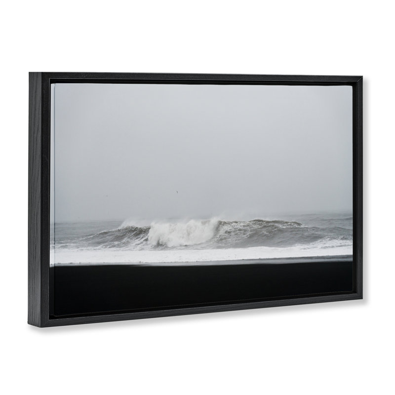 Cadre flottant Black Sand Beach Waves, design par Jade Sharp Photo, Cadre flottant noir de jais, H 17 po x l 25 po