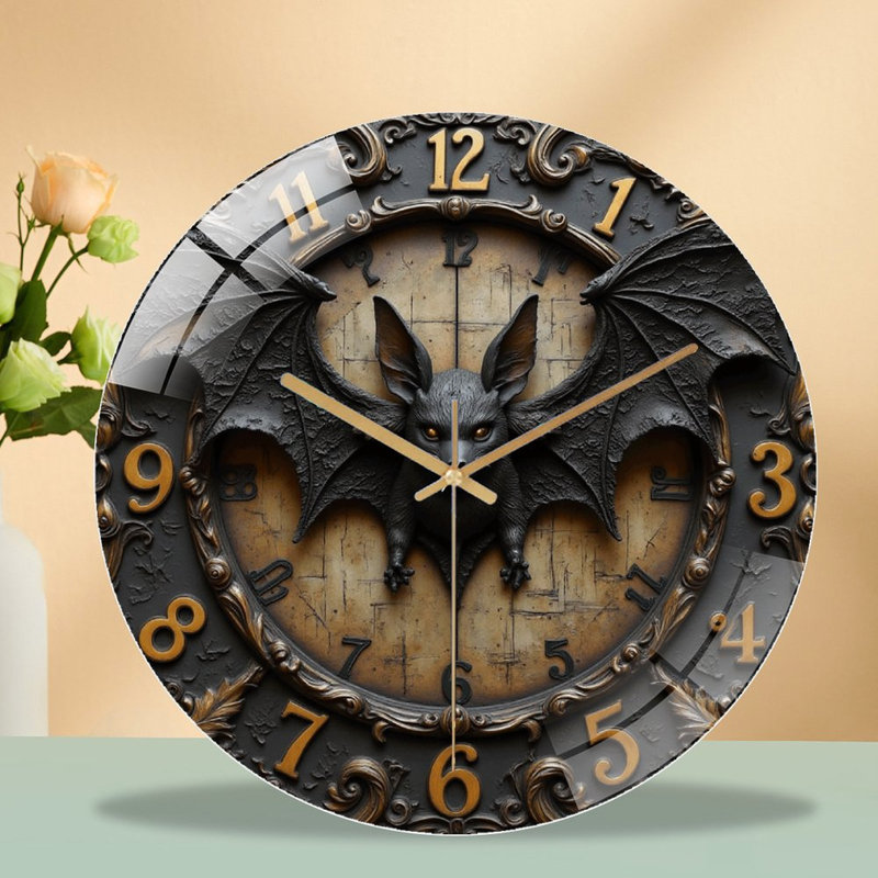 Horloge murale gothique en bois