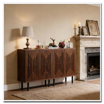Buffet rustique avec portes à charnières et pieds en métal