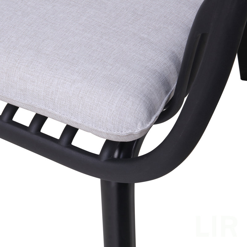 Fauteuil club Huron pour l'extérieur en PP (ensemble de 2), fauteuil, Coussin gris / cadre noir