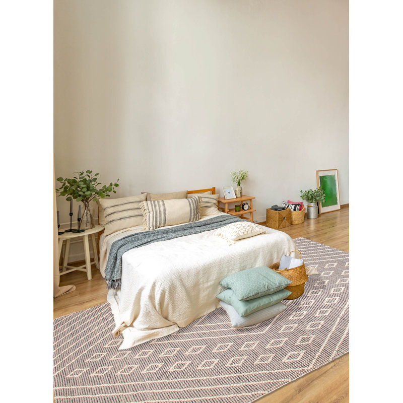 Sundari Wool Geometric Indoor Rug, Rectangle 6'1" x 9'4"
