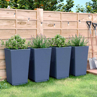Barreneche Planter Box