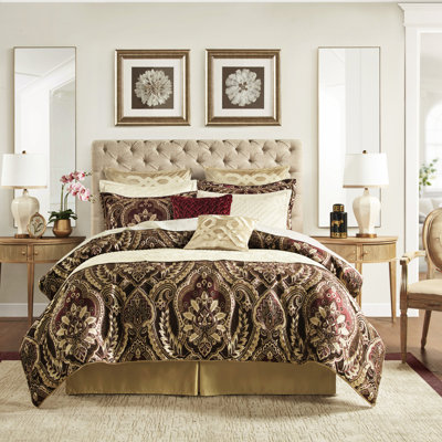4 Comforter . Contains 1 Comforter, 2 Shams, Bed Skirt. 2022 Upgraded Endurance. Chenille Firefly Spark. Hidden Zipper. Charming Bedding Robustness. Brilliance. Captivating