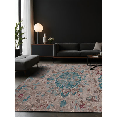 Tapis gris soyeux et moelleux