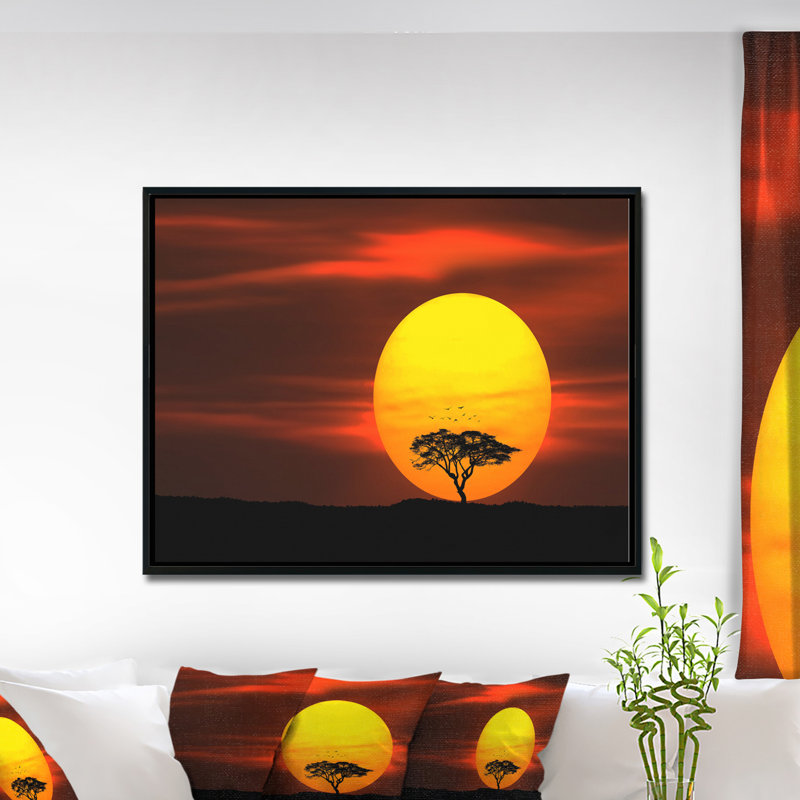 «Lonely Tree with Birds at Sunset», art graphique, H 30 po x l 40 po x P 1,5 po, Toile avec cadre flottant