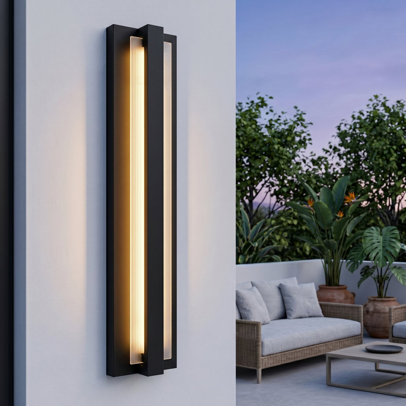 Applique murale d'extérieur linéaire 31,5 "à DEL en aluminium noir avec panneau en verre, H 31,5 po x l 5,7 po x P 3,2 po