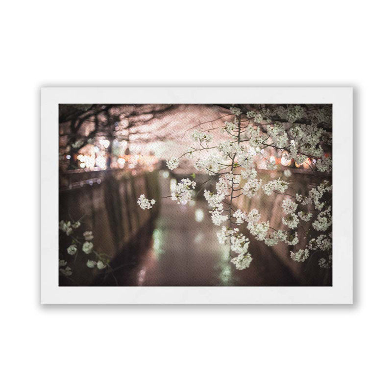 Les nuits de Tokyo par Scott Barlow. Impression sur papier - Montée et encadrée avec de l'acrylique transparent, image