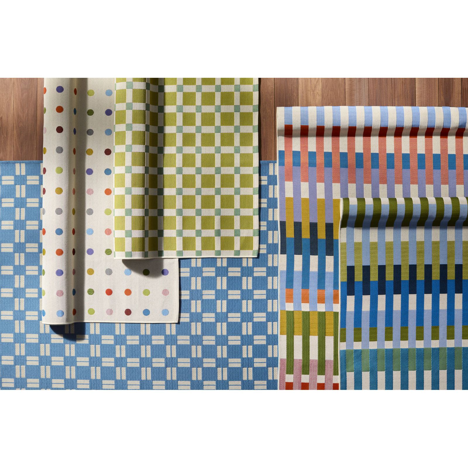Icon Dots Indoor Outdoor Multi Rug, Runner 2'8" x 8'