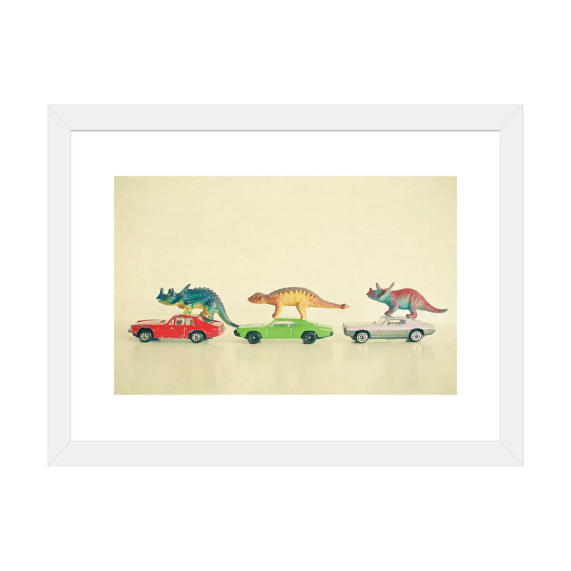 «Dinosaurs Ride Cars» par Cassia Beck - impression, H 16 po x l 24 po x P 1 po, Blanc, Papier encadré blanc