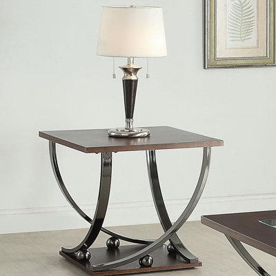 Base en nickel noir avec pieds