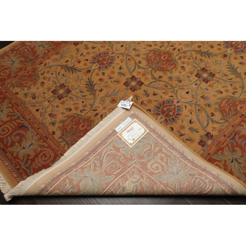 Tapis doré en laine 6 pi 7 po x 9 pi 10 po Aubusson Savonnerie 300 KPSI