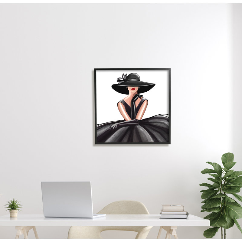 «High End Fashion Glam Pose Luxurious», robe noire encadrée par estampe numérique par Elizabeth Tyndall