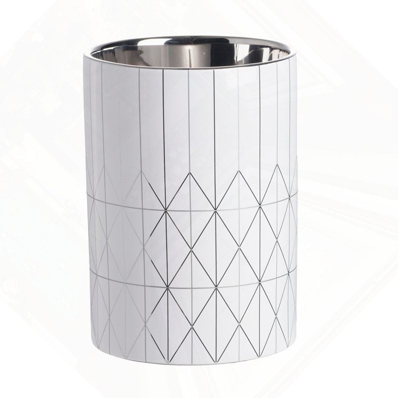 D6.3X8.7" Ceramic Planter, 8.7" H x 6.3" W x 6.3" D