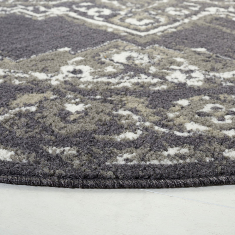 Pyramid Performance Oriental Rug, Round 6'7"