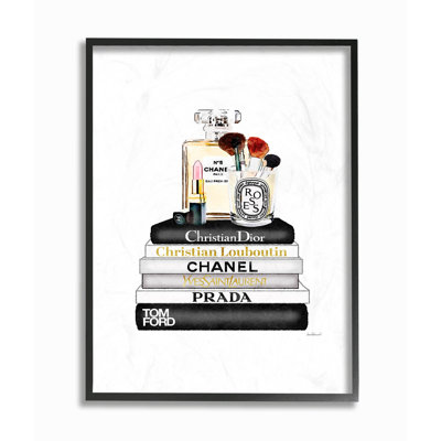 « bookstack with parfums and maquillage », reproduction