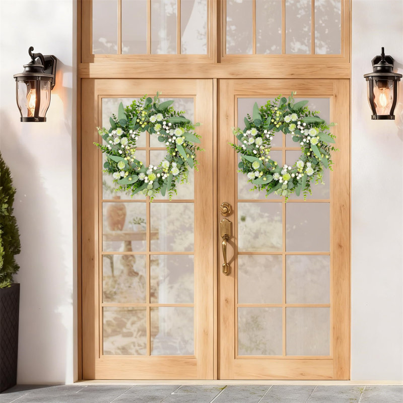 Plastic 32cm Wreath