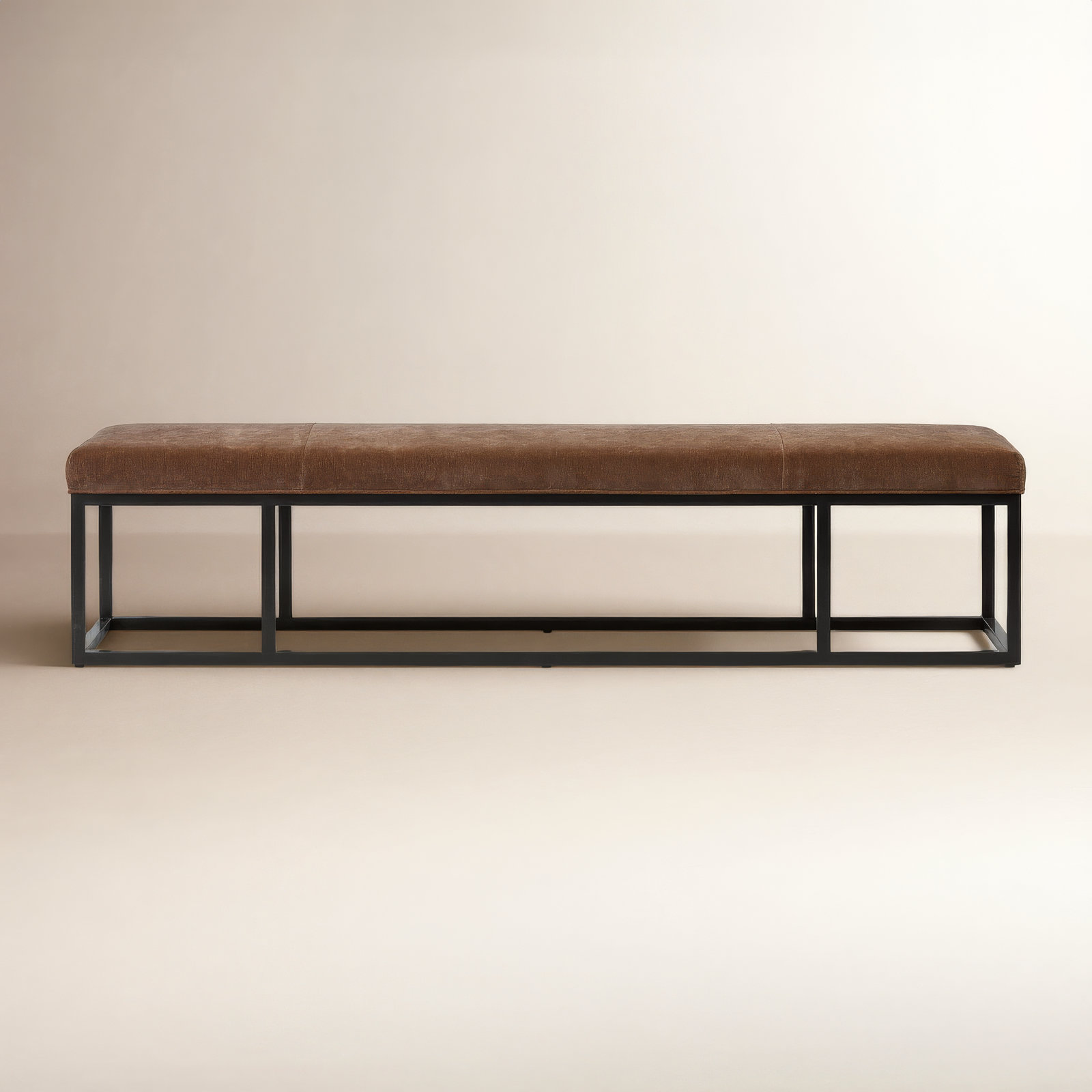 Danner Bench, Amici Tobacco