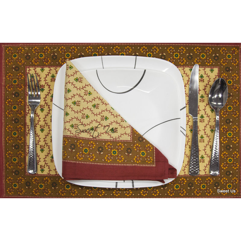 Ensemble de quatre serviettes en coton 18 pi , Doré / rouge, 18 po x 18 po