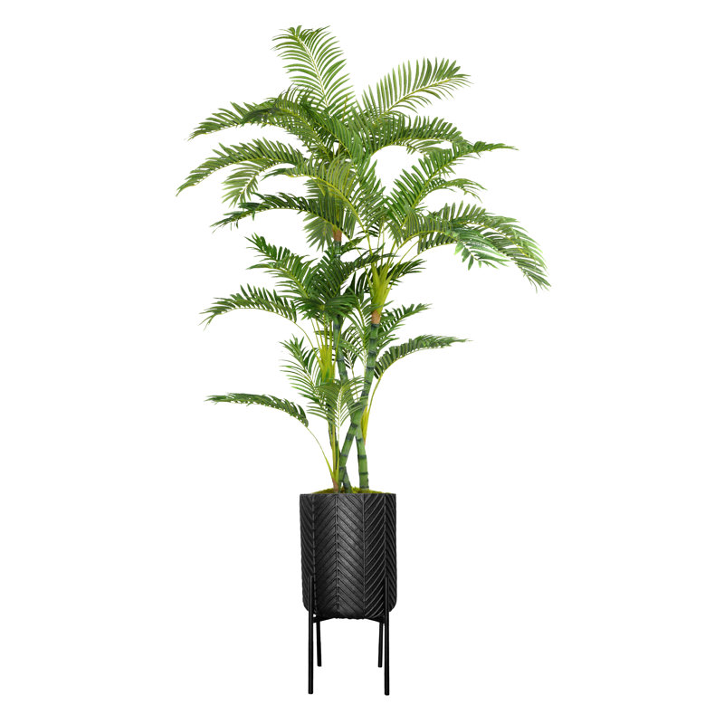 Palmier artificiel dans un pot
