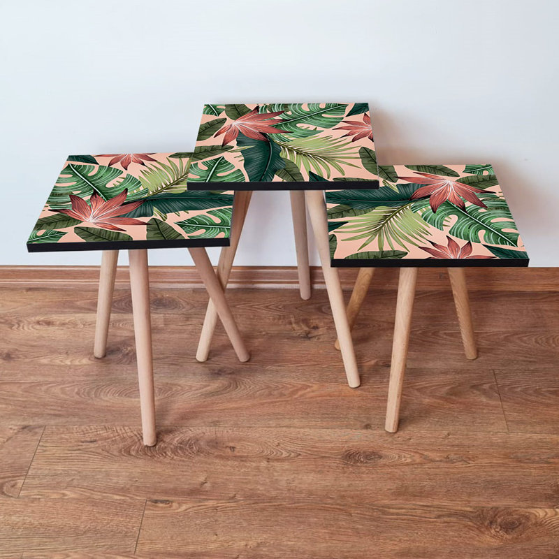 Ensemble de 3 tables gigognes Modern, saumon, vert et rouge carreau | 100% panneau de fibres à densité moyenne avec pieds en bois de hêtre | Grande table: 13,8 x 20,5 x 13,8 po, moyenne: 13,8 x 18,5 x 13,8 po, plus petite: 13,8 x 16,5 x 13,8 po | Élégant et fonctionnel pour tout espace