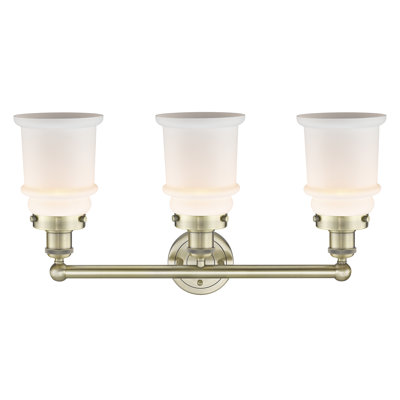 Éclairage pour meuble-lavabo de salle de bain 3 lumières Cailen de la collection Edison