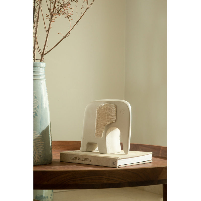 Figurines & Sculptures